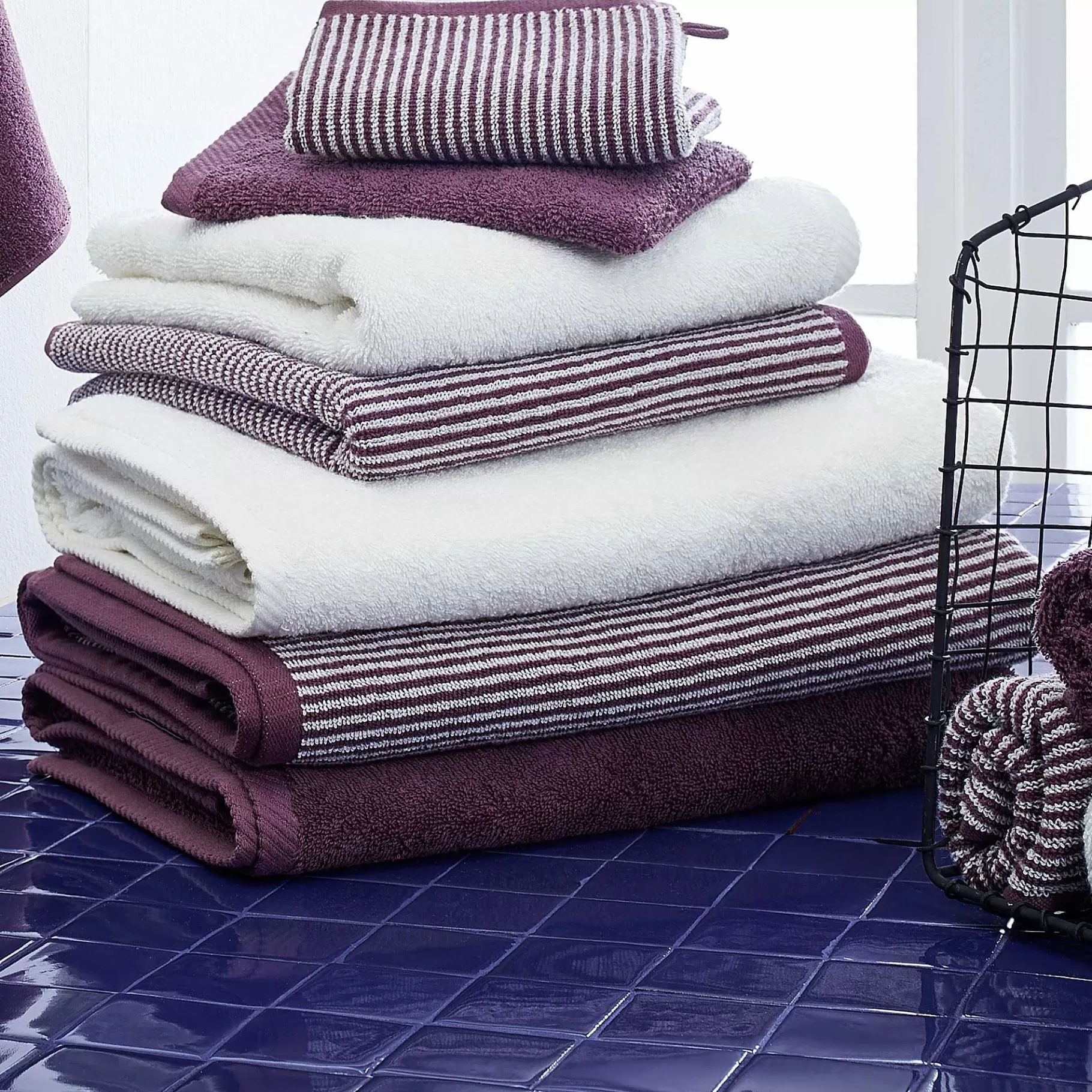 LIVING CRAFTS Barcelona - Bath Towel^ Bathroom & Spa