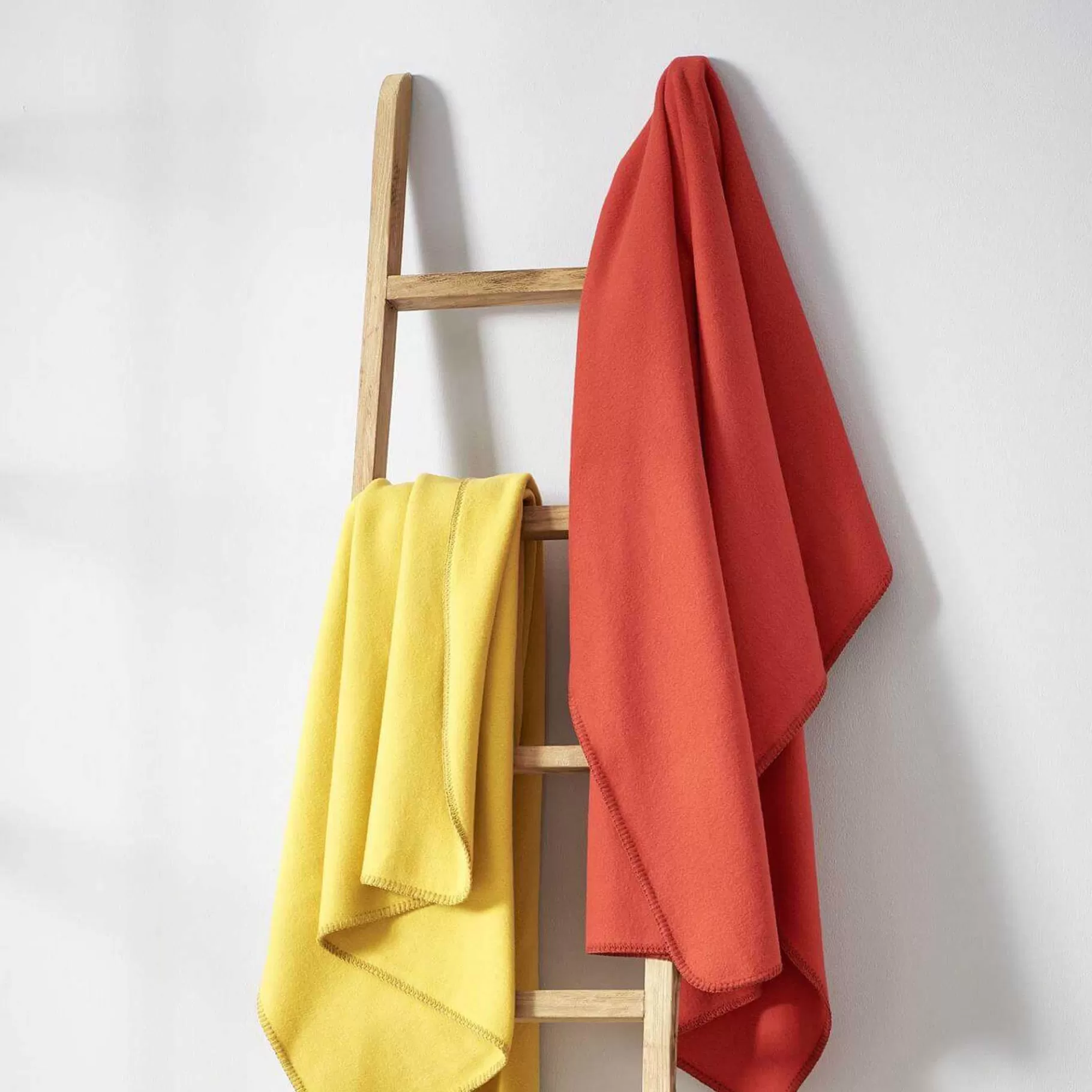 LIVING CRAFTS Cambridge - Fleece Plaid^ Blankets & Throws