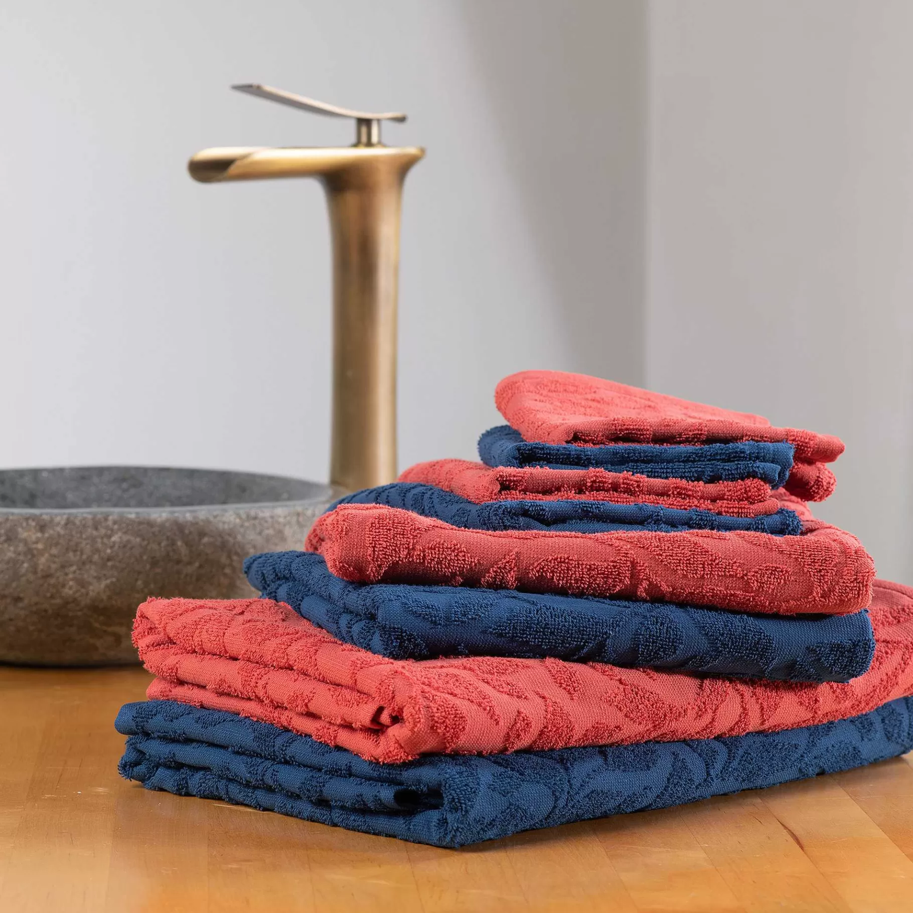 LIVING CRAFTS Norfolk - Bath Towel^ Bathroom & Spa